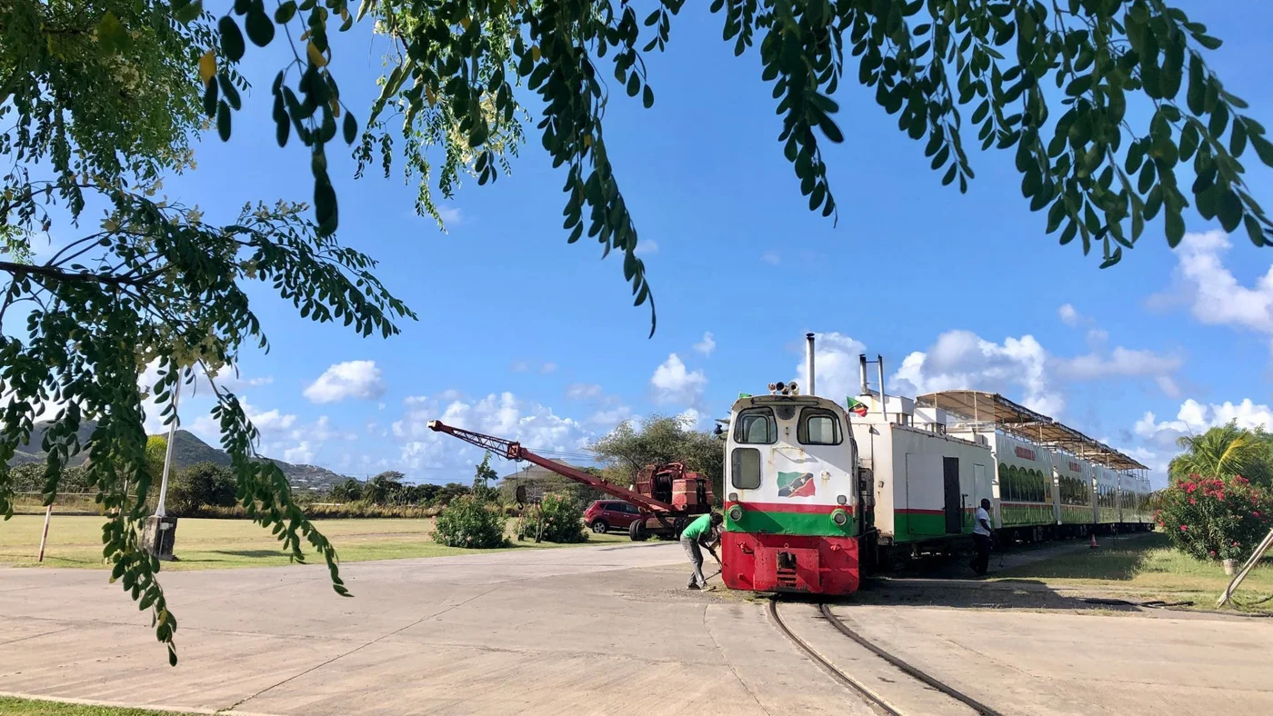 Karibik-Kreuzfahrt mit dem Zuckerrohrzug - St. Kitts Scenic Railway